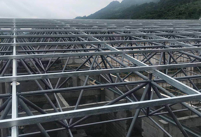 凤城仁怀冠英学校艺体楼网架